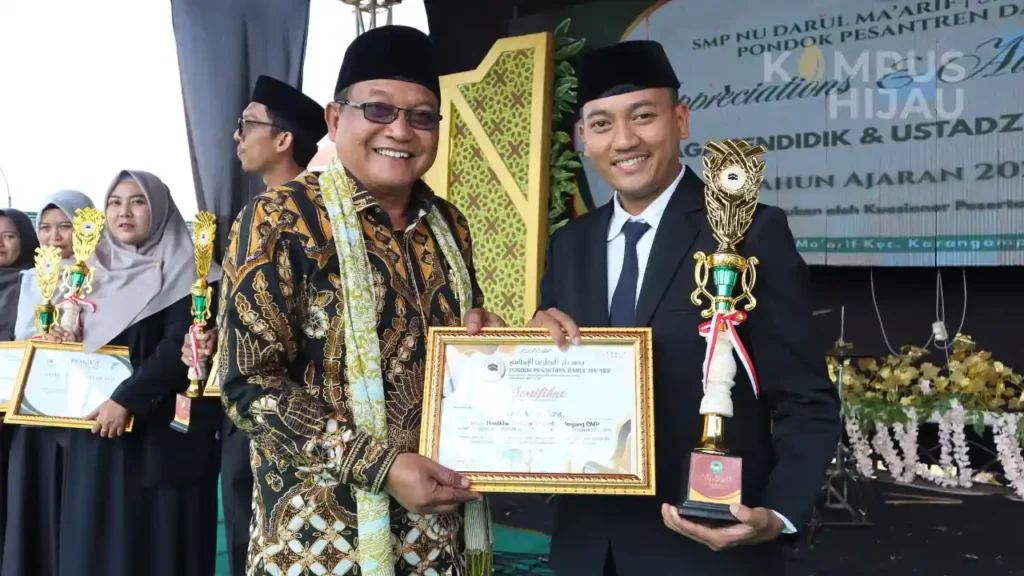 darulmaarif.net 1 3
